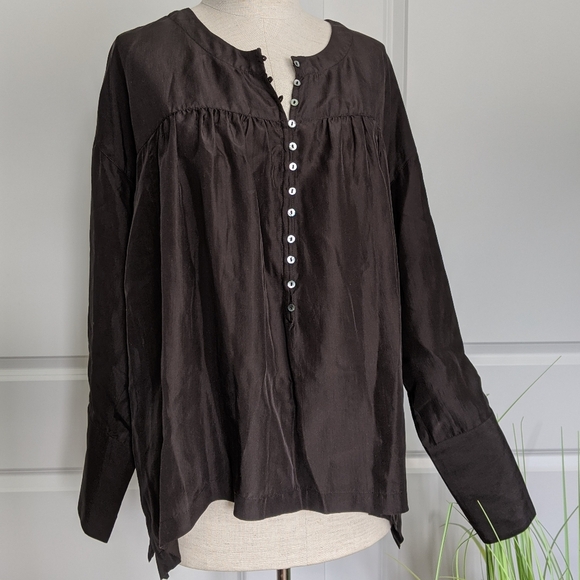 Free People Silk Blouse Button Front Long Sleeve Shirred Oversized Black M NWT - Picture 1 of 8